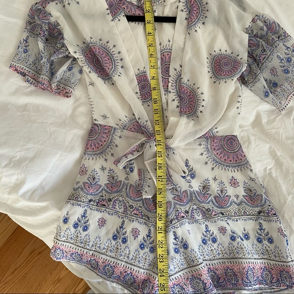 Floral White Flowy Romper - Essue Size Small - Picture 11 of 11